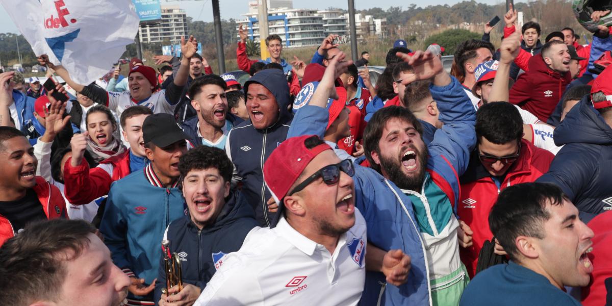 Luis Suárez llega a Montevideo para la fiesta de presentación