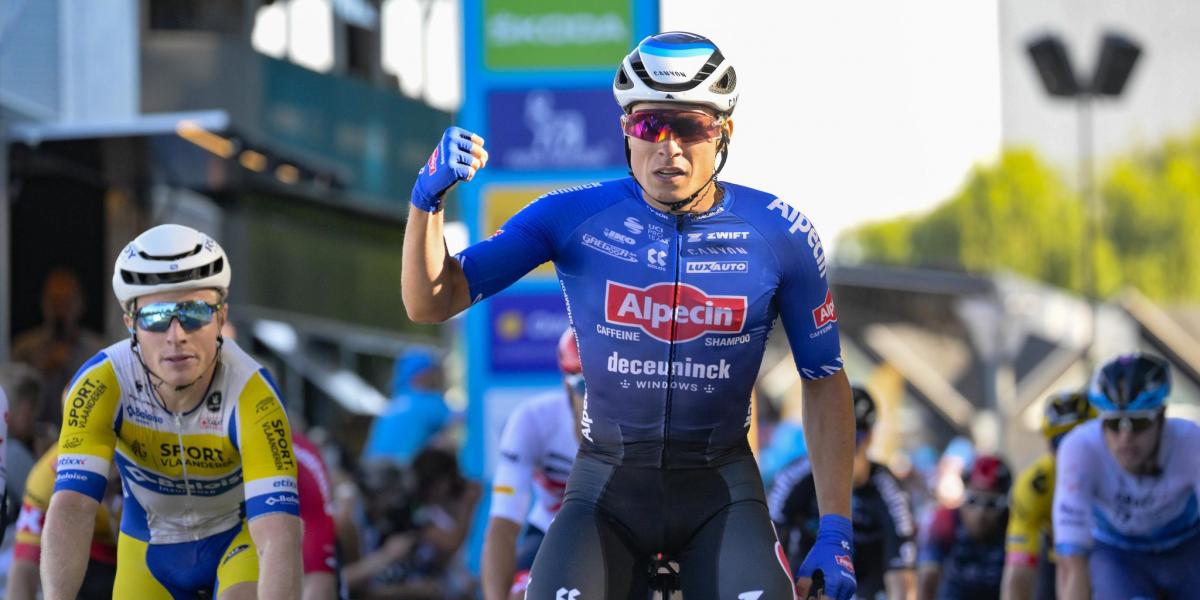 Jasper Philipsen, el esprinter más fuerte en la París Bourges