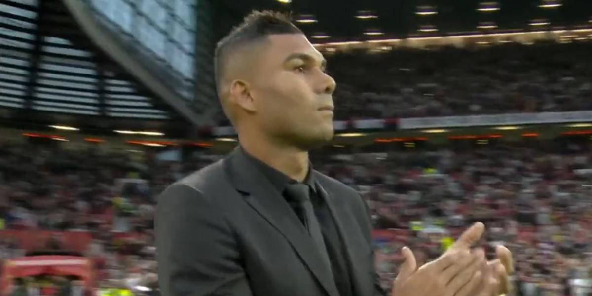 Casemiro es recibido con aplausos en Old Trafford