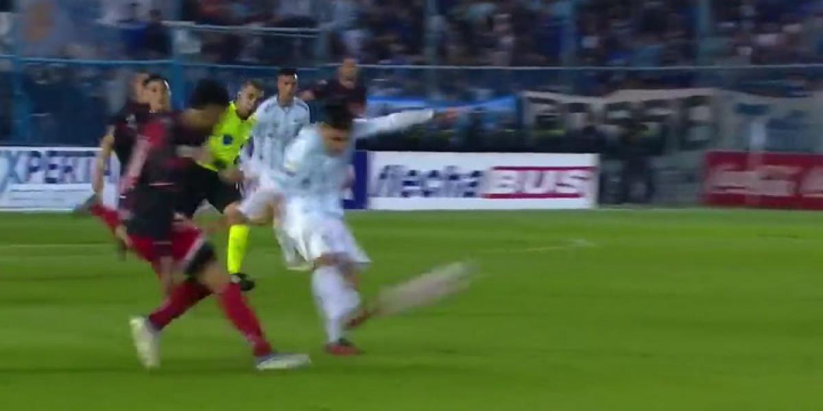 El impresionante gol desde 70 metros que ya es récord en Argentina y candidato al Puskas