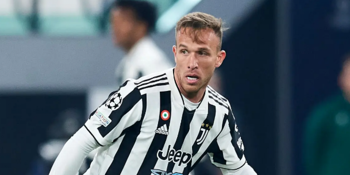 La difícil situación de Arthur: se le abre una puerta