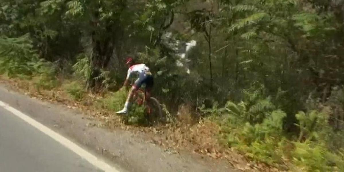 Salvada increíble de Antonio Tiberi en la Vuelta camino de Sierra Nevada