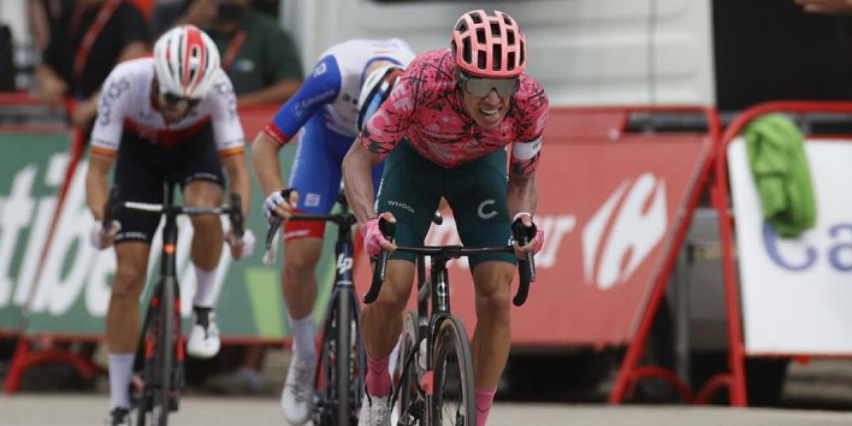 Urán vuelve a ganar y el líder Evenepoel responde al ataque de un inconformista Mas