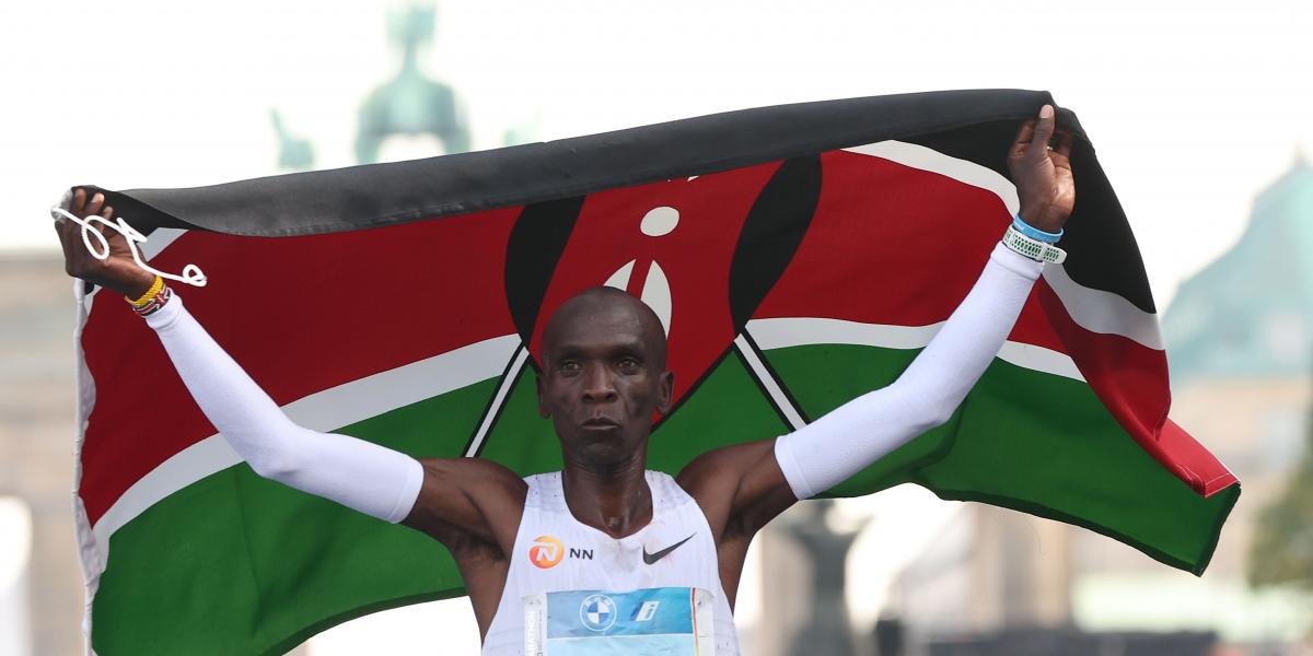 Eliud Kipchoge destroza en Berlín su récord del mundo de maratón
