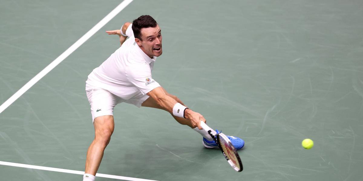 Bautista cede ante McDonald en su estreno en Nápoles