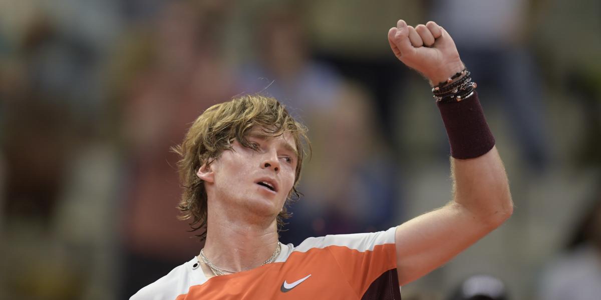 Rublev agota los tres sets para ganar a Ivashka en Gijón