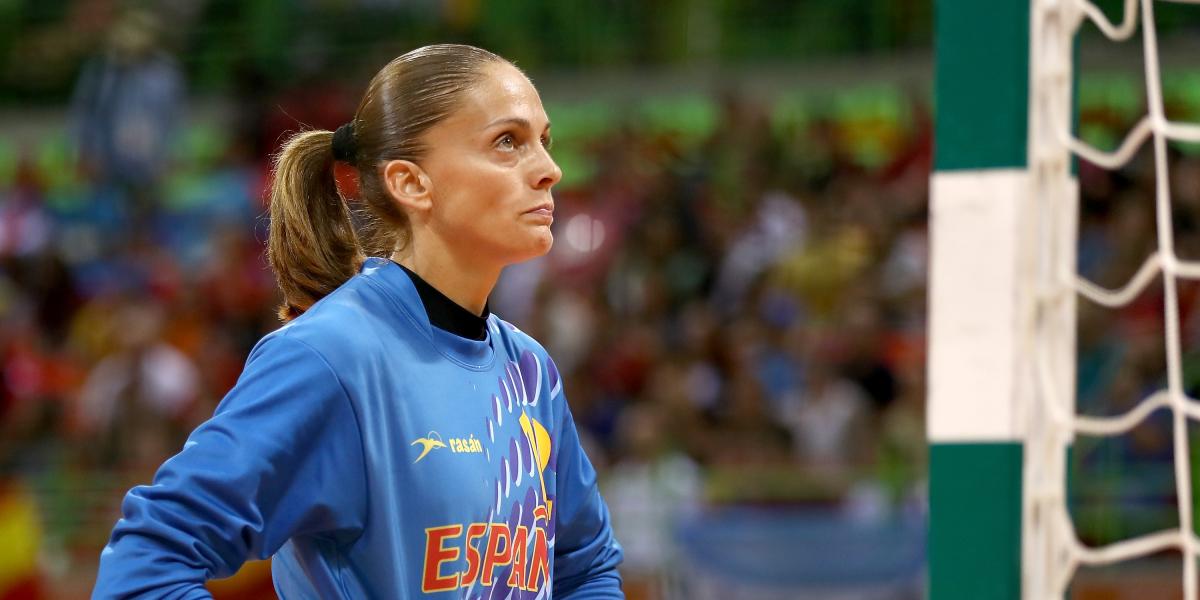 La guardameta Silvia Navarro estará entre 7 y 8 meses baja tras ser operada en una rodilla