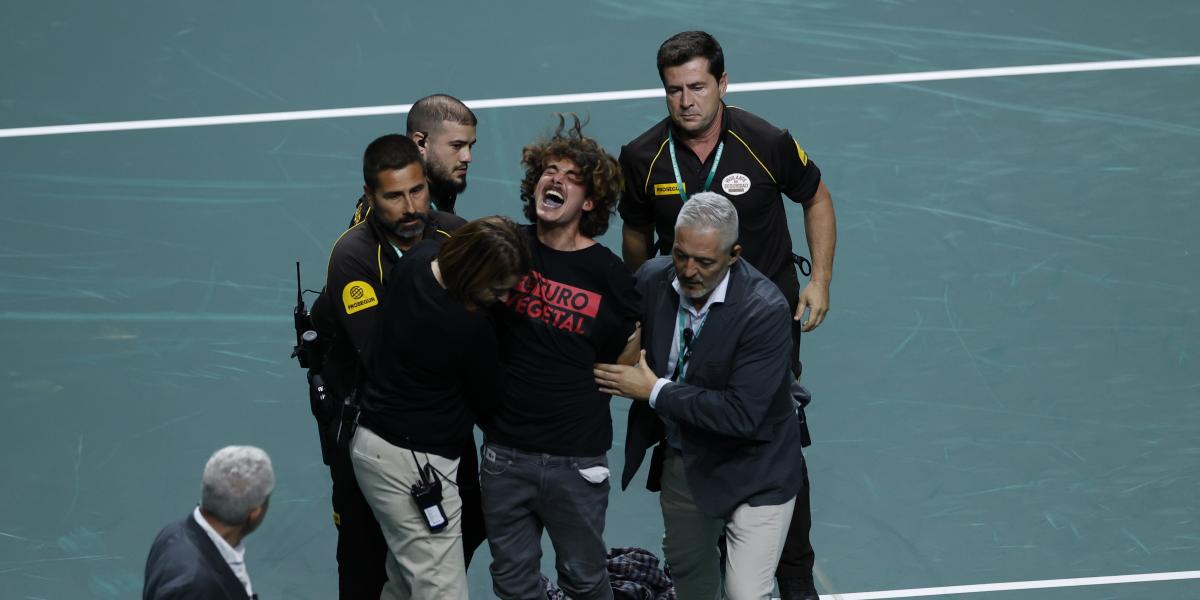 Dos espontáneos la lian en el España-Croacia de Copa Davis