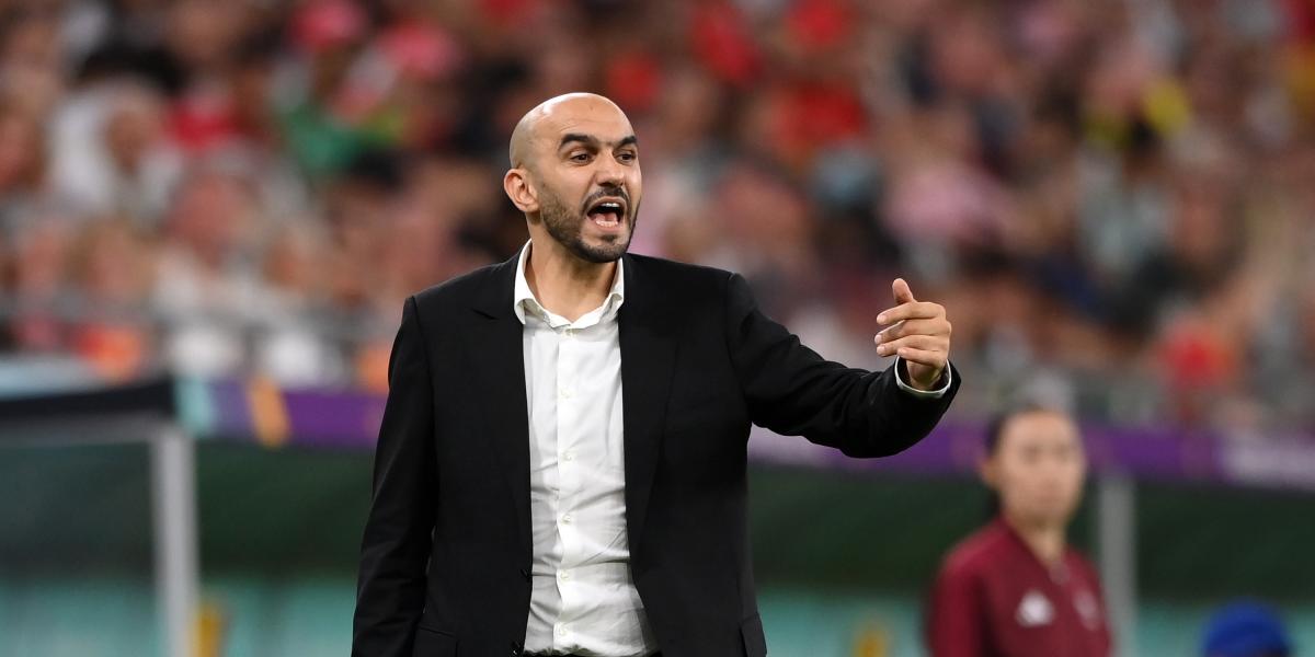 Aunque les pongas otra camiseta, sabes que está jugando España