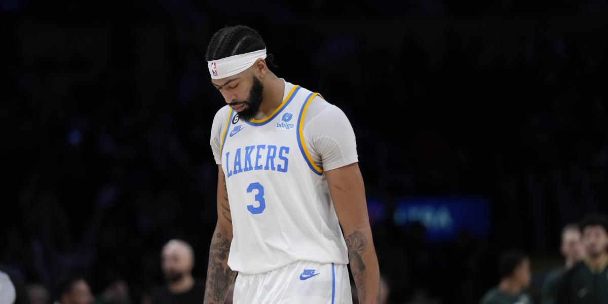 Anthony Davis le da un señor disgusto a los Lakers con su lesión