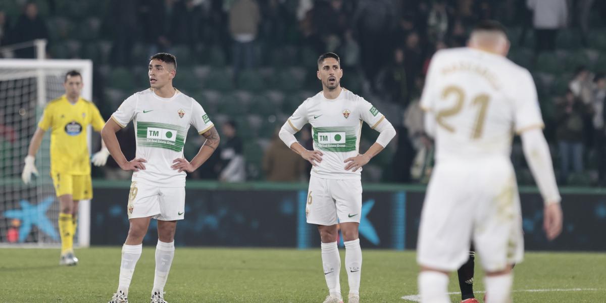 El Elche aparca el presente para celebrar sus 100 años de vida