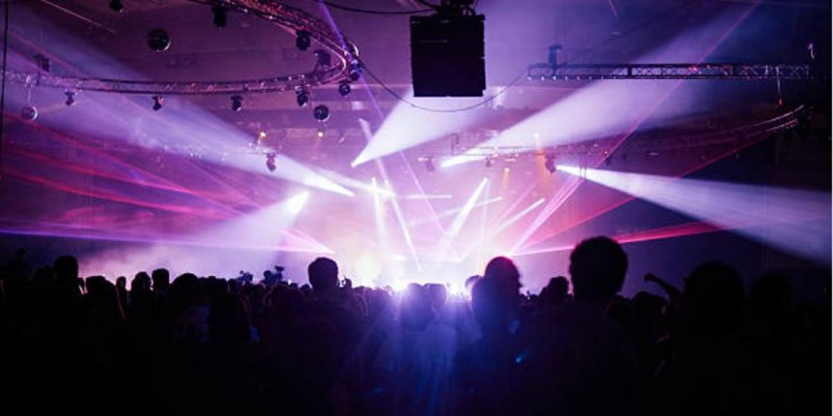 Puede ir 15 años a la cárcel: organiza una fiesta en pandemia y retiene a los asistentes