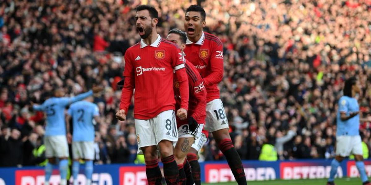 El United golpea duro al City y remonta el derbi de Manchester