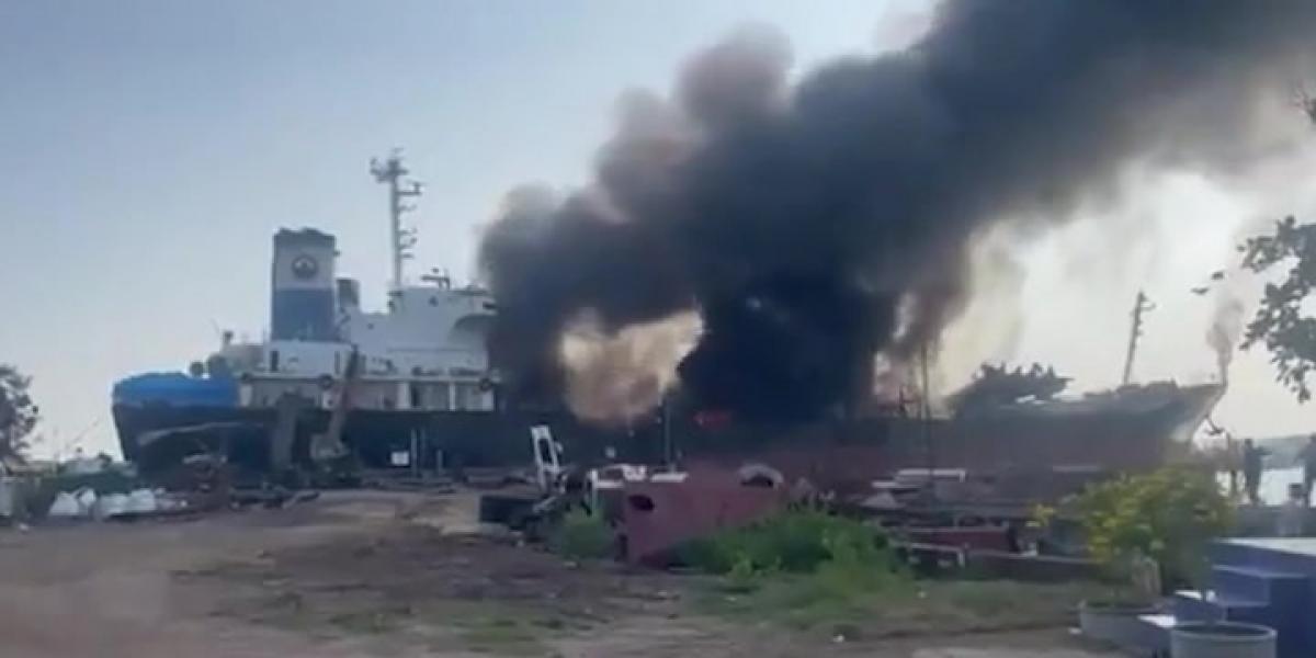 Brutal explosión de un barco en Tailandia