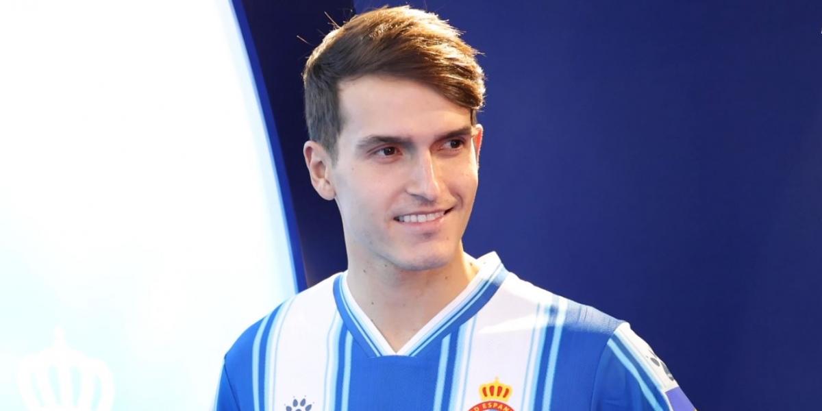 Denis Suárez ya viste de blanquiazul como jugador del Espanyol