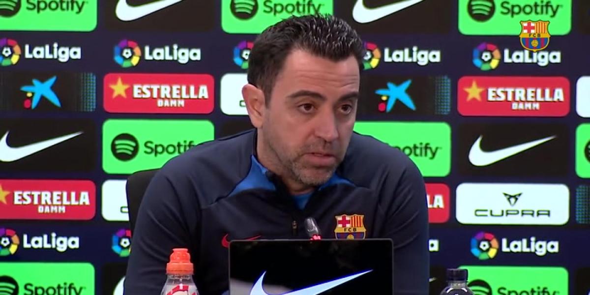 A Xavi le preocupa el estado de Dembélé