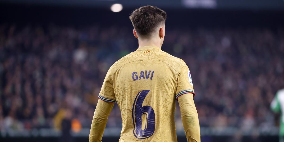 Chadi Riad entra en la lista de la Europa League y Gavi no jugará con el 6