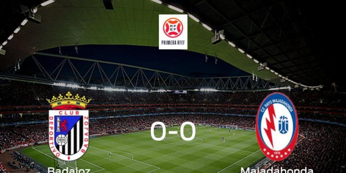 El Badajoz y el Rayo Majadahonda concluyen su enfrentamiento en el Nuevo Vivero sin goles (0-0)