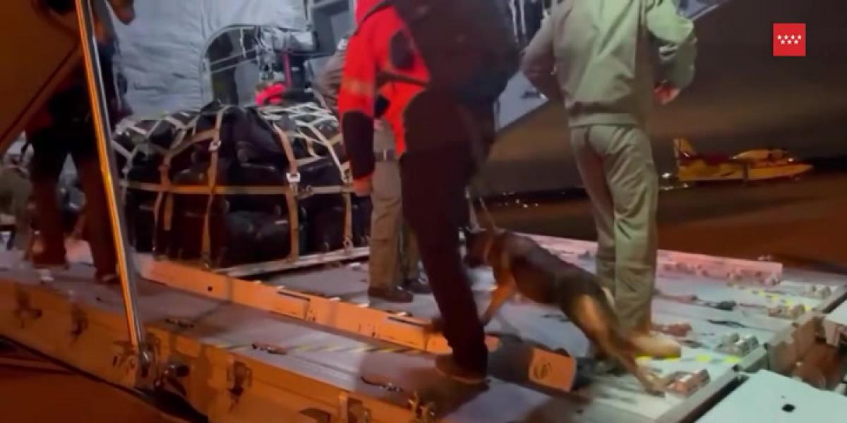 Parte desde Madrid con rumbo a Turquía un avión con especialistas en rescate de personas