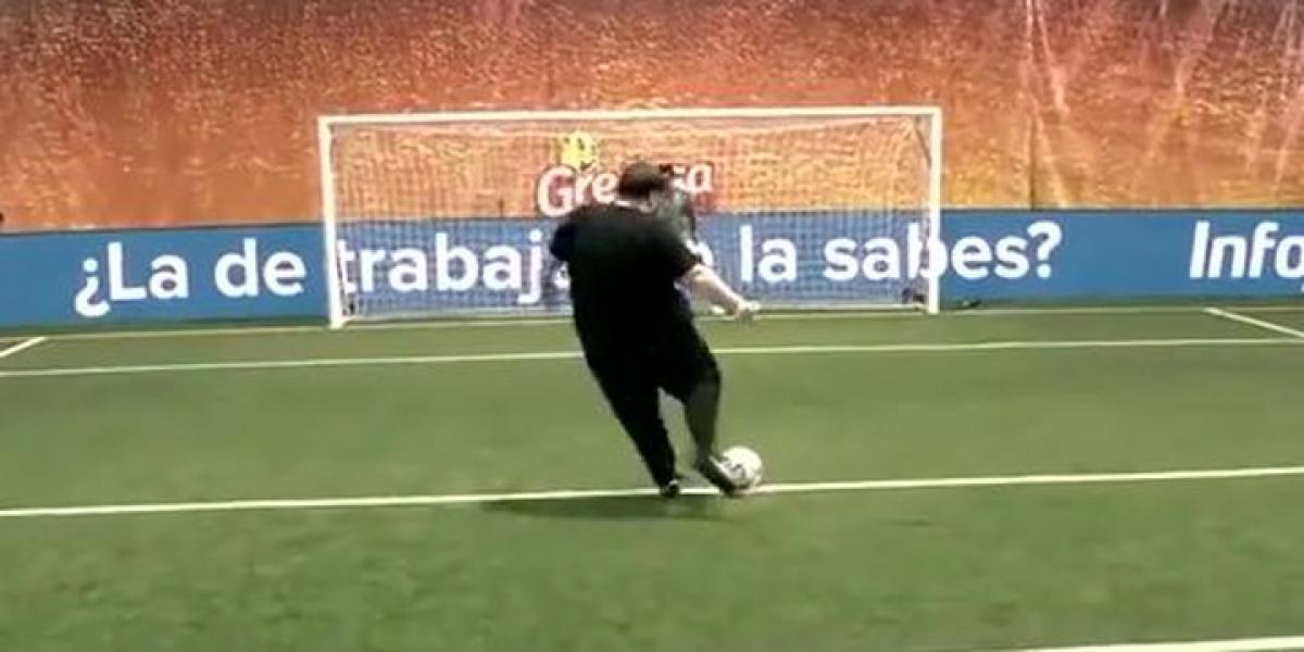 Ibai hizo caso a Cesc y a Pepe Reina para batir a un Casillas que no tuvo su mejor debut