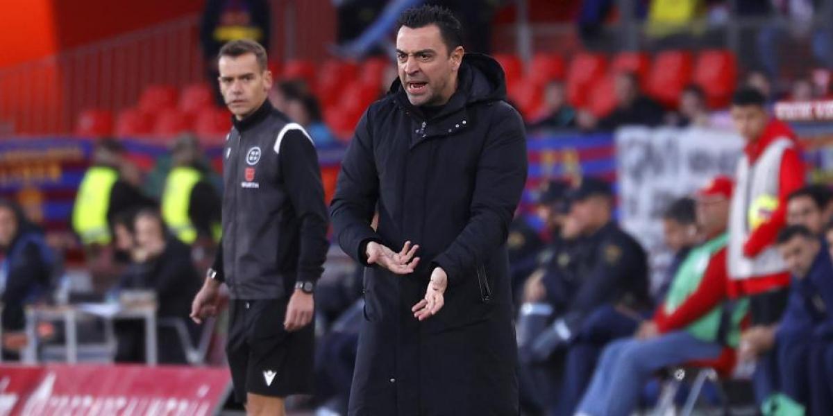 El enfado de Xavi en Almería: discusión con Busquets y bronca a Gavi