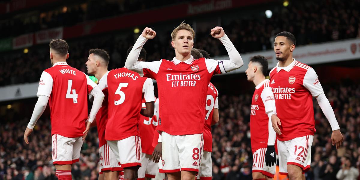 El Arsenal se distancia del City con un festival ante el Everton