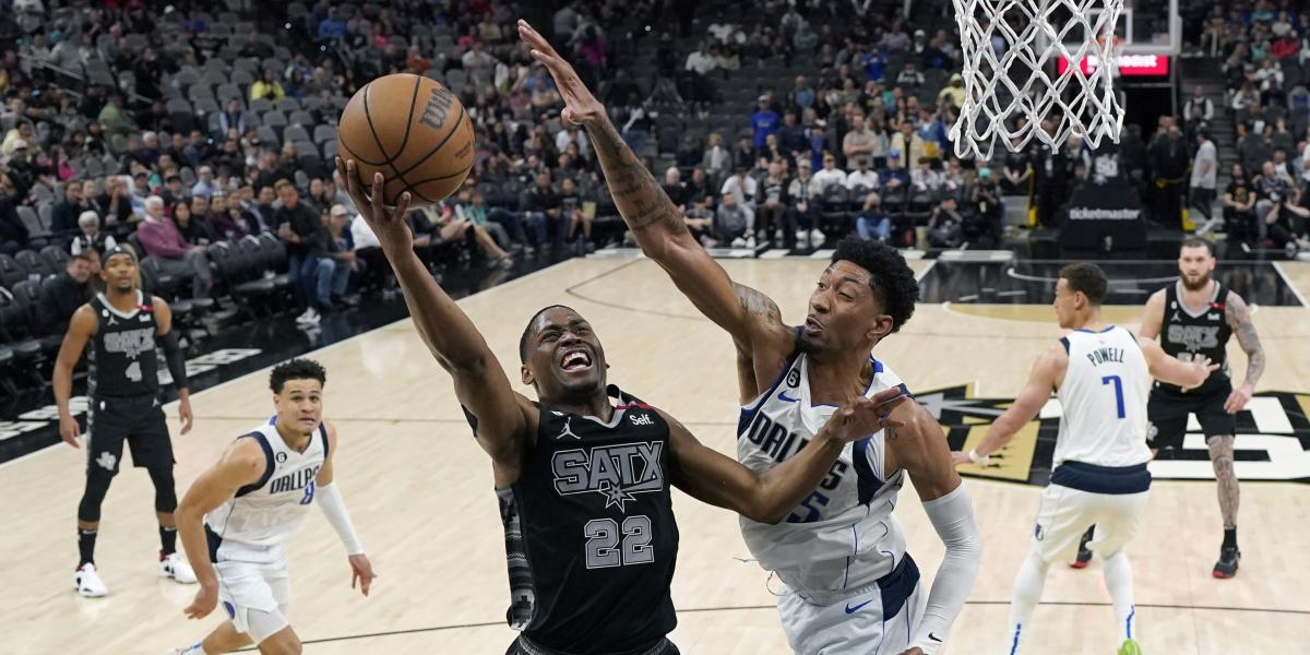 Christian Wood tira con bala contra Jason Kidd y los Dallas Mavericks