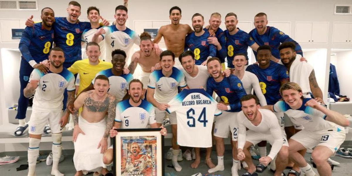 El recibimiento a Harry Kane tras convertirse en máximo goleador histórico de Inglaterra