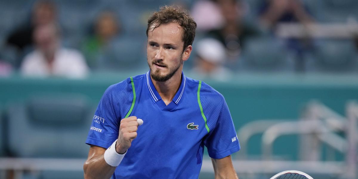 Medvedev y Hurkacz reinan en el caos en Miami