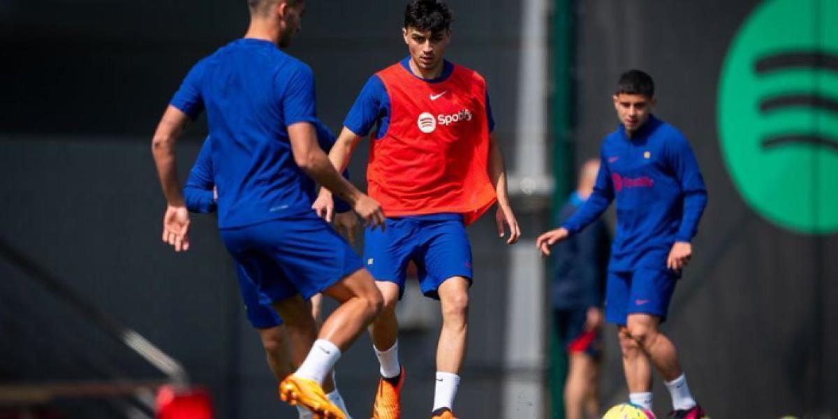 Pedri y De Jong apuntan al once titular