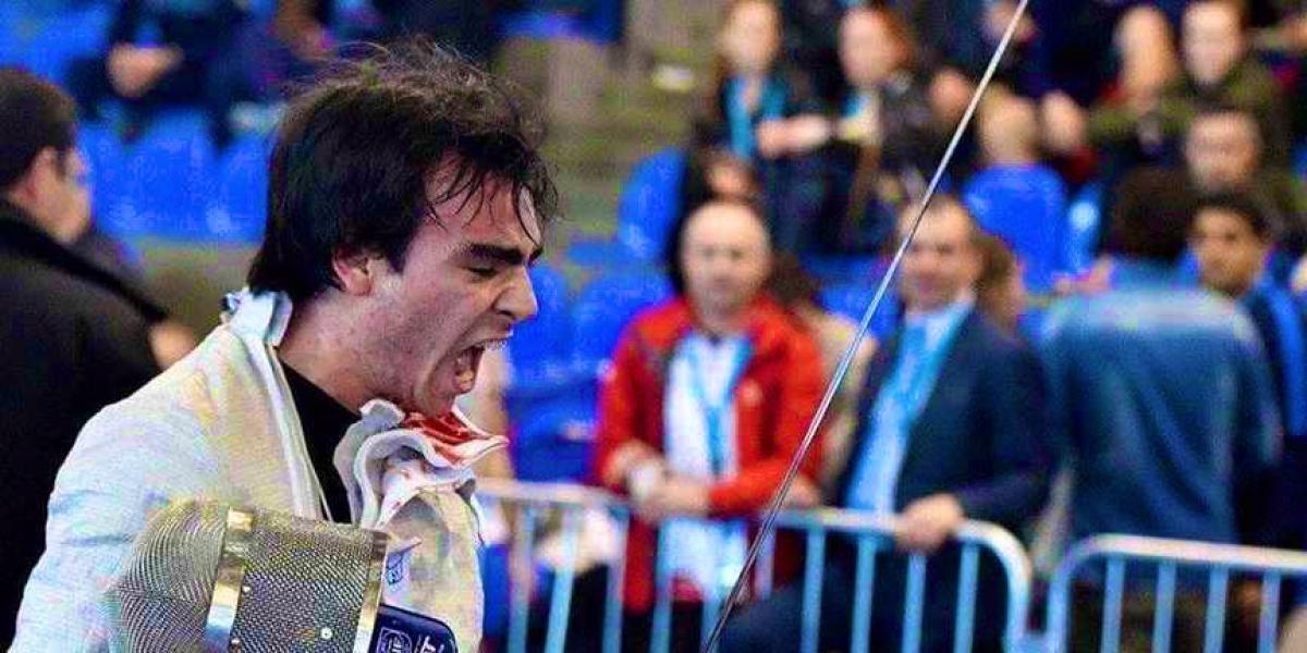 Iñaki Bravo cae ante el medallista olímpico Luigi Samele en los Mundiales de Milán