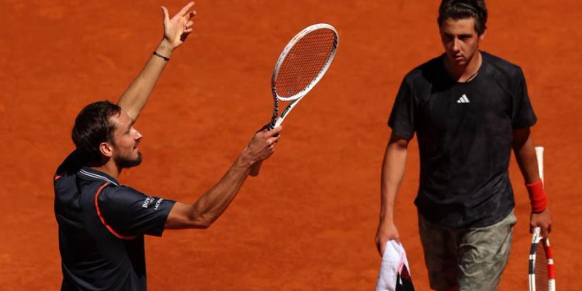 Un furioso Medvedev se encara con el público de Madrid en pleno partido