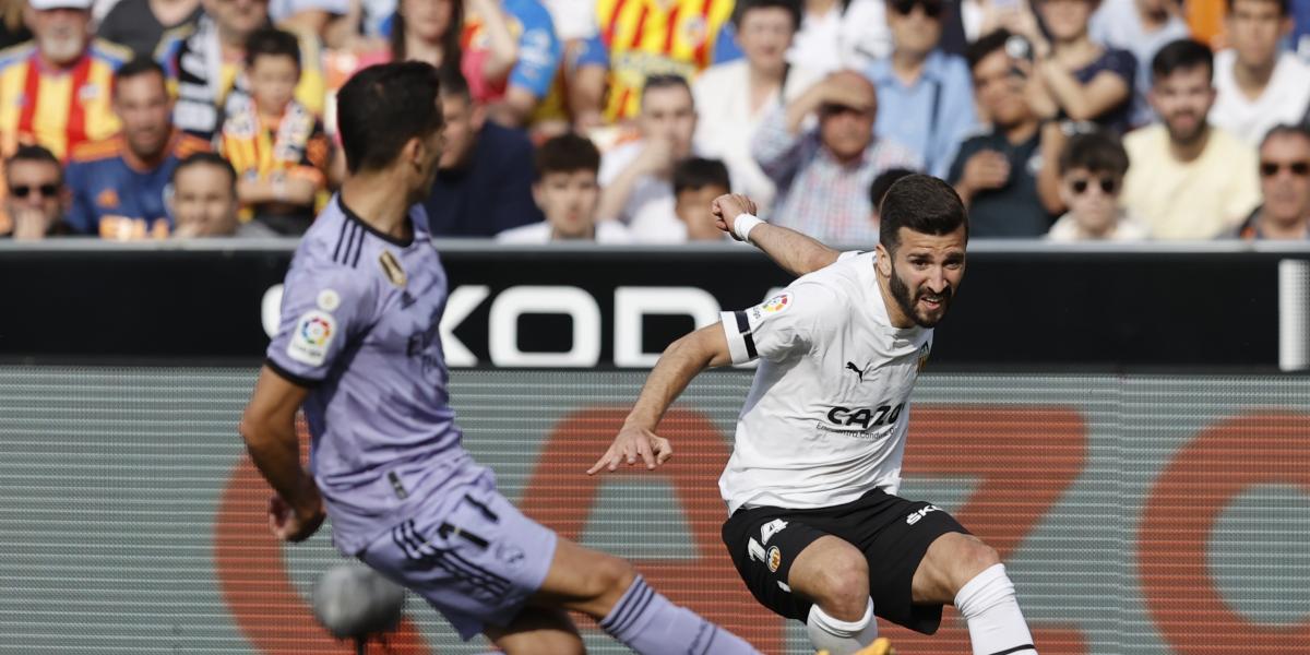 Gayà: Si está claro quien ha insultado a Vinicius, para mí que no vuelva a entrar