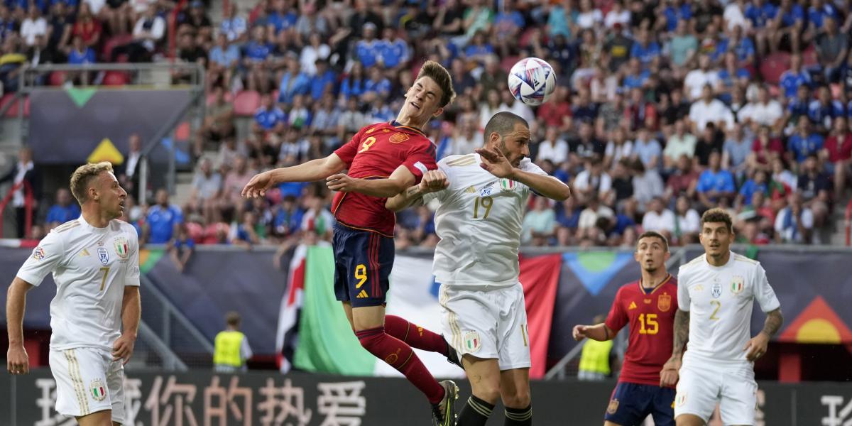 A Bonucci se le ven las costuras