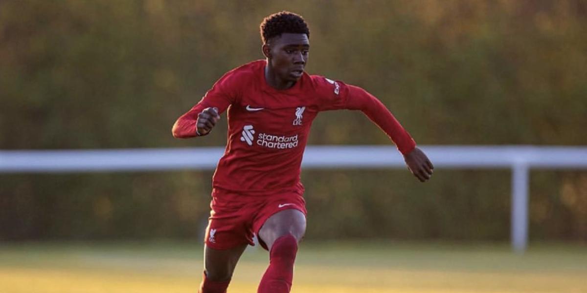 El Athletic se prepara para el futuro con el joven extremo Elijah Gift