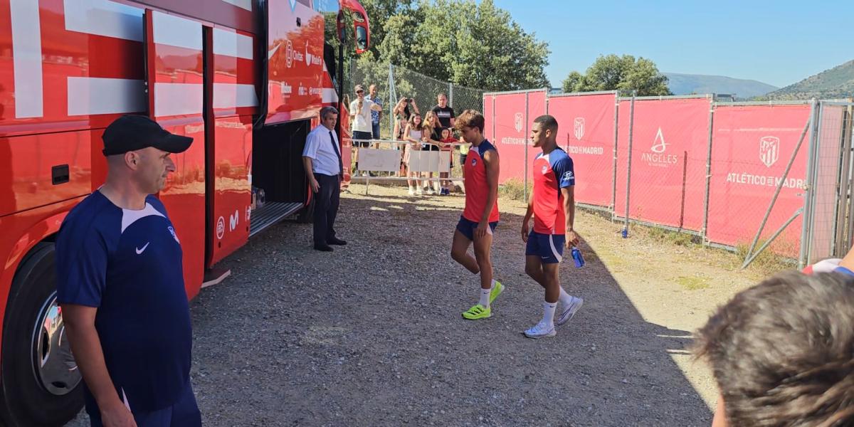 El frío saludo de Joao Félix a los aficionados en su vuelta al Atlético