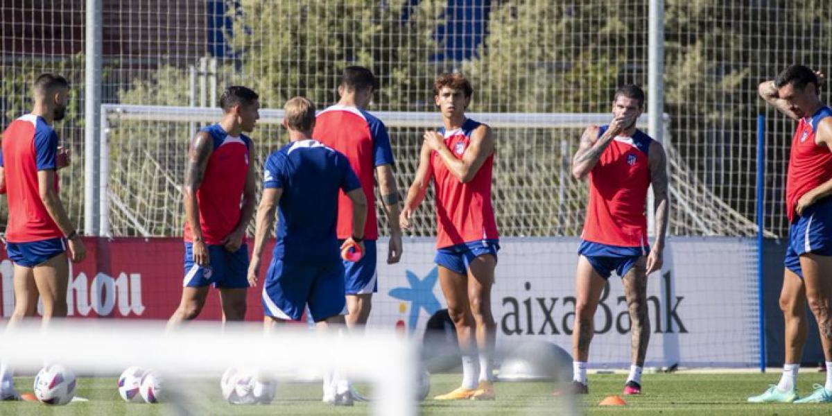 La vuelta de los internacionales del Atlético contó con un retraso