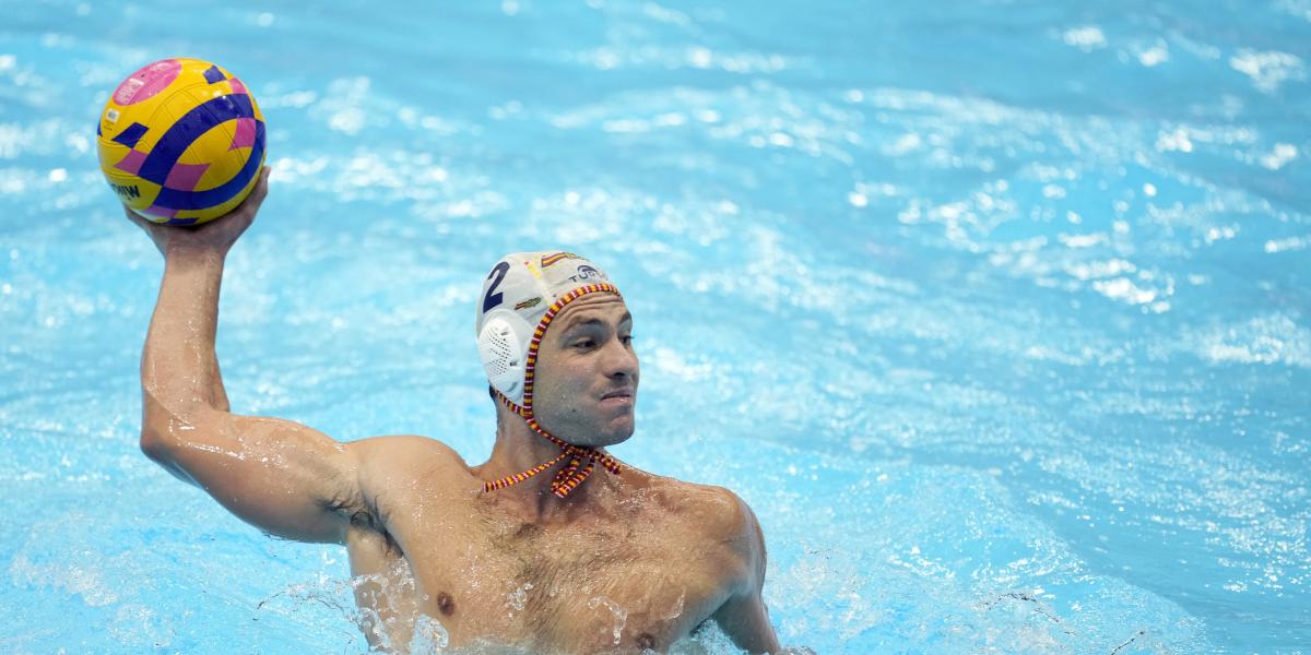 España cierra de madrugada la primera fase contra Sudáfrica