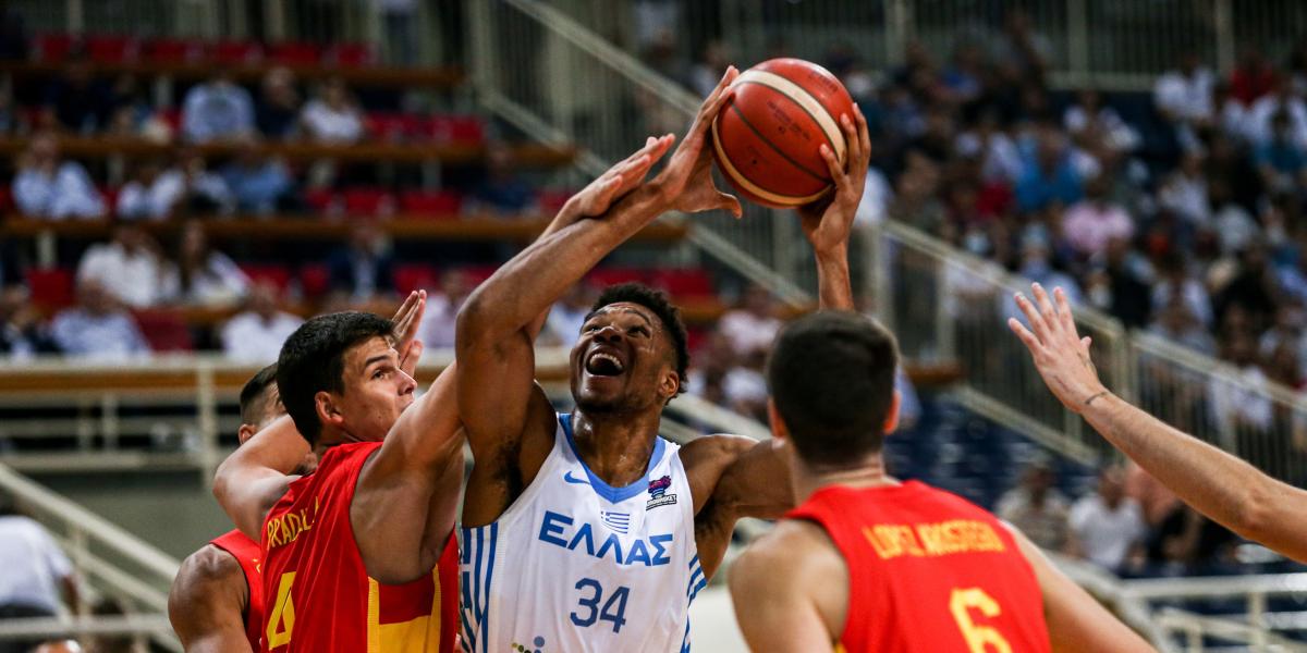 Giannis Antetokounmpo sigue sin entrenar con Grecia