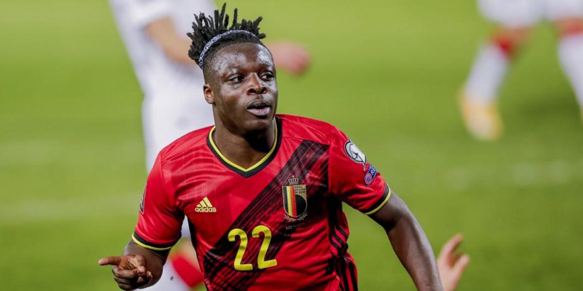 Vinculan a Doku como recambio de Dembélé