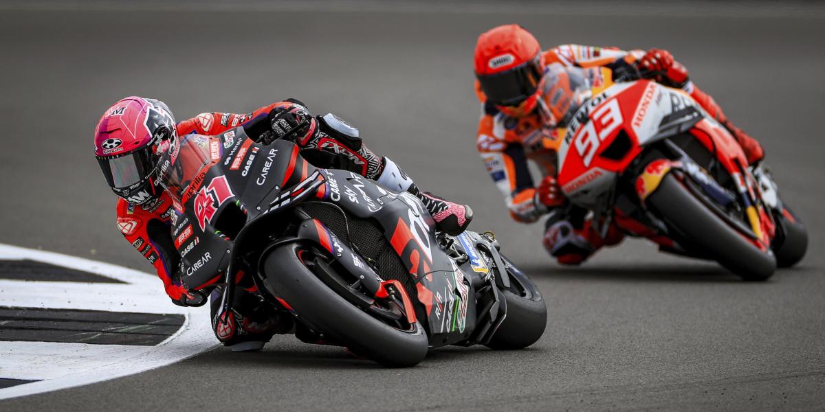 Aleix Espargaró da un toque a las Ducati liderando la nueva Práctica