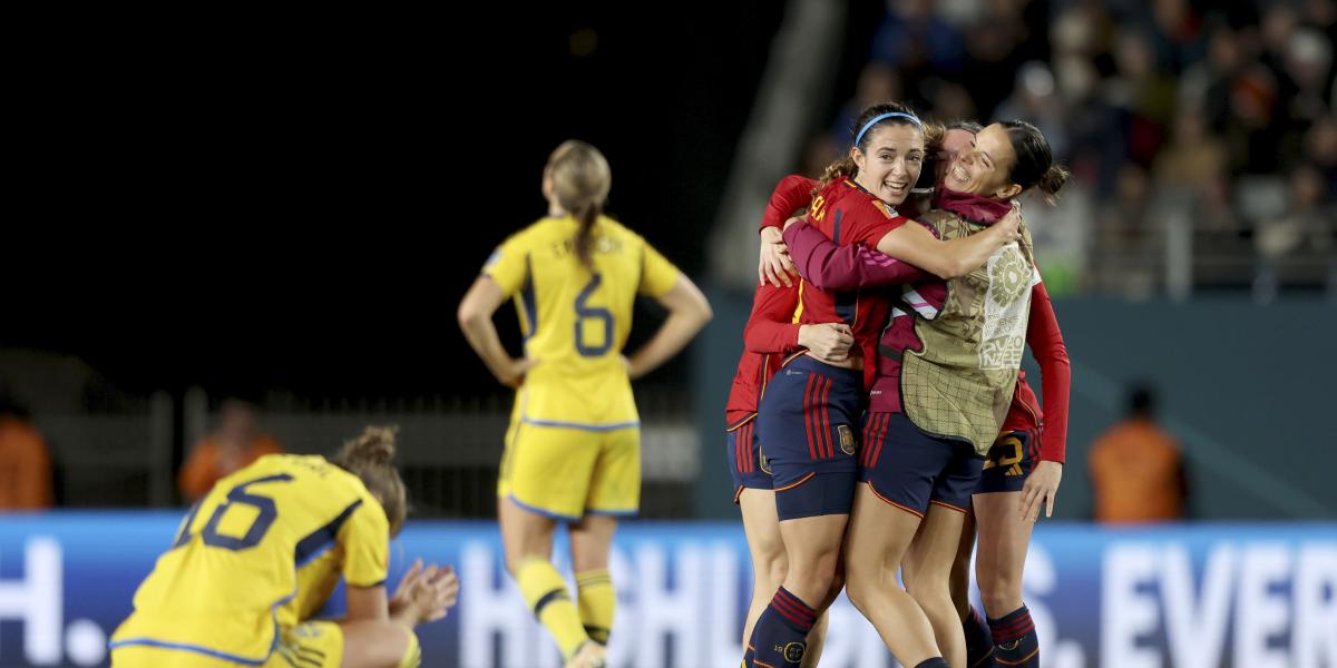 Pedro Sánchez y la Casa Real felicitan a España por su histórico pase a la final
