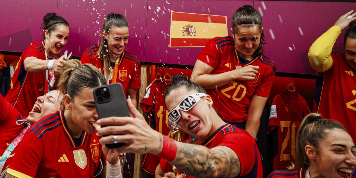 Las notas de Julio Salinas: ¡Somos campeonas del mundo!