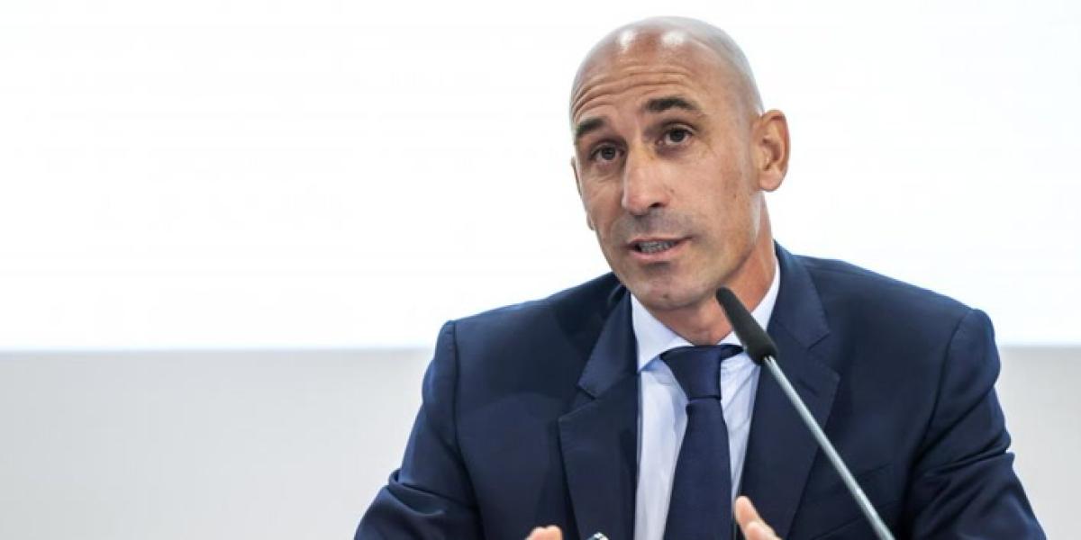 ¡La FIFA abre expediente a Rubiales!