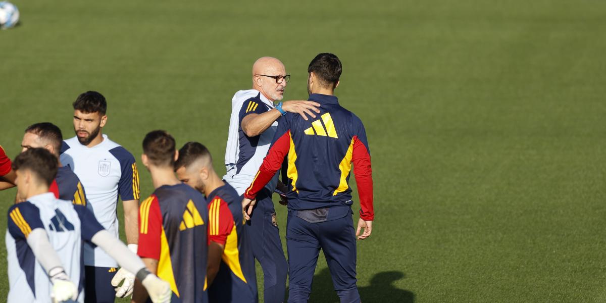 Gavi, en el gimnasio por su herida en la oreja