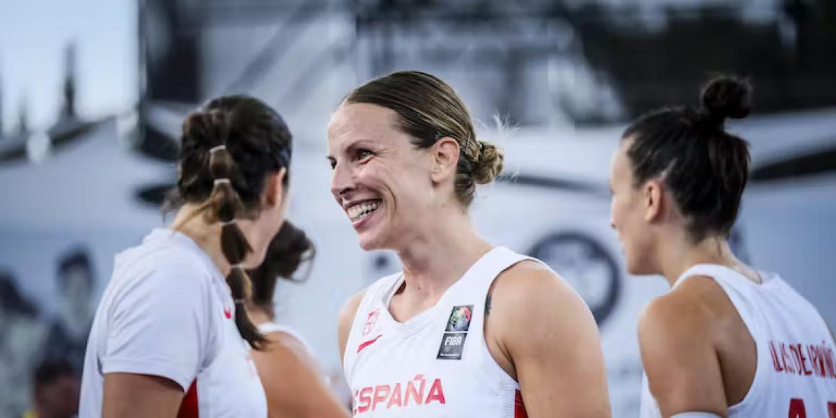 La selección española femenina se cuelga la plata