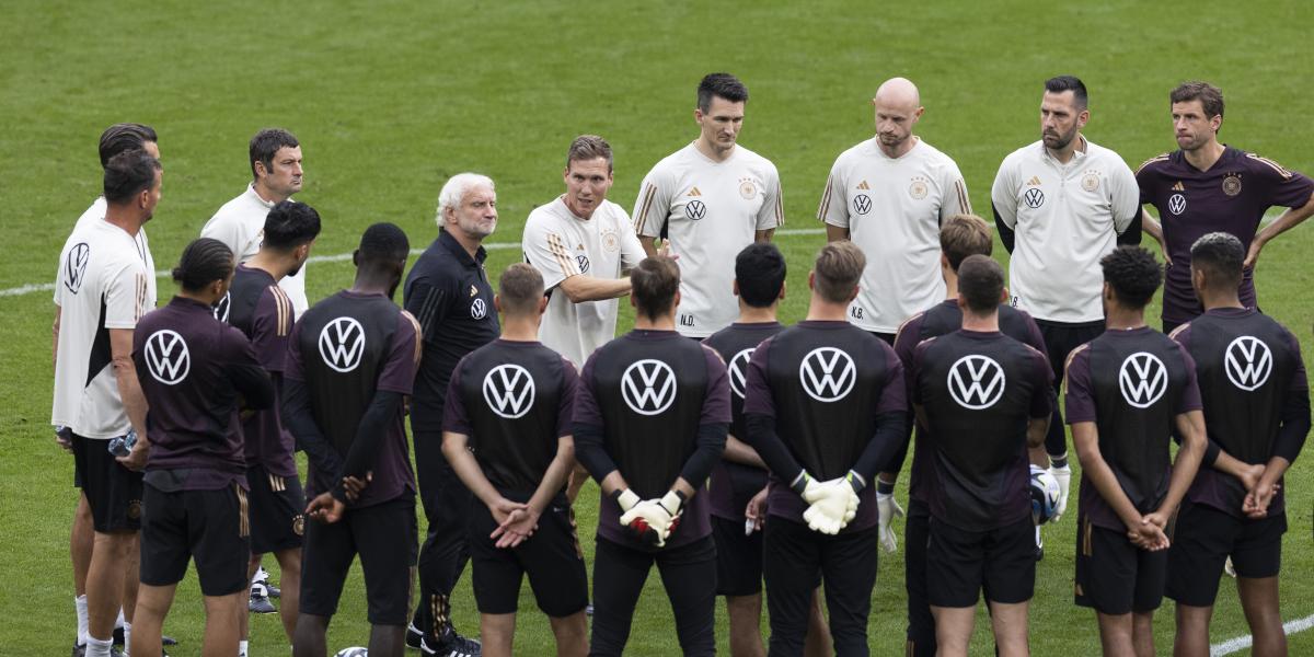 La convulsa Alemania post Flick, ante Francia