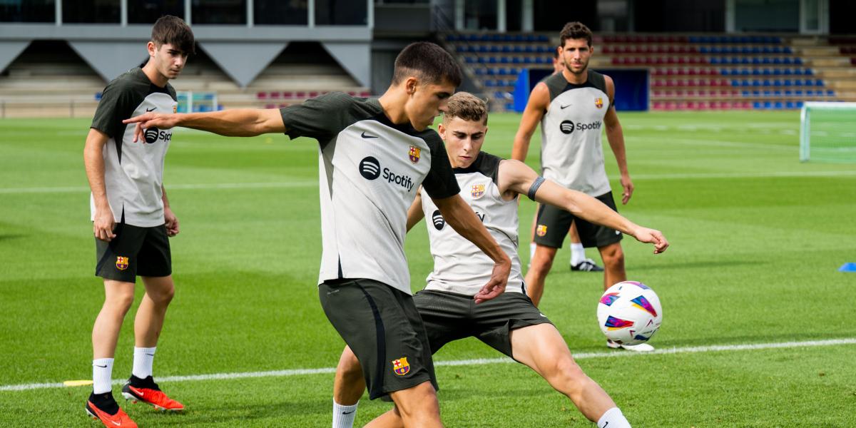 Tres canteranos de más de 16 años se entrenan con el primer equipo del Barça