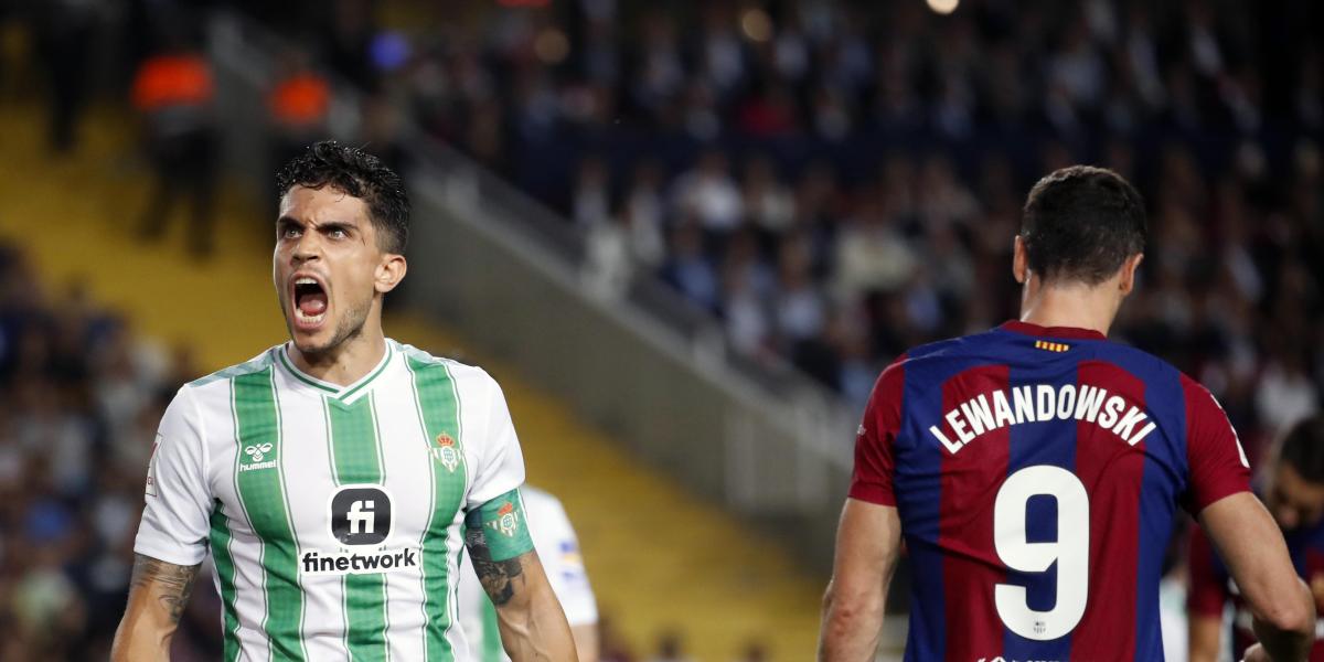 Sopesa fichar un central tras la lesión de Bartra