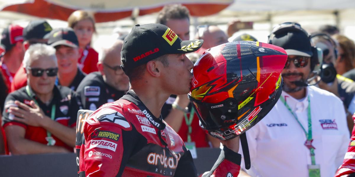 Álvaro Bautista ya acaricia su segundo Mundial de Superbikes